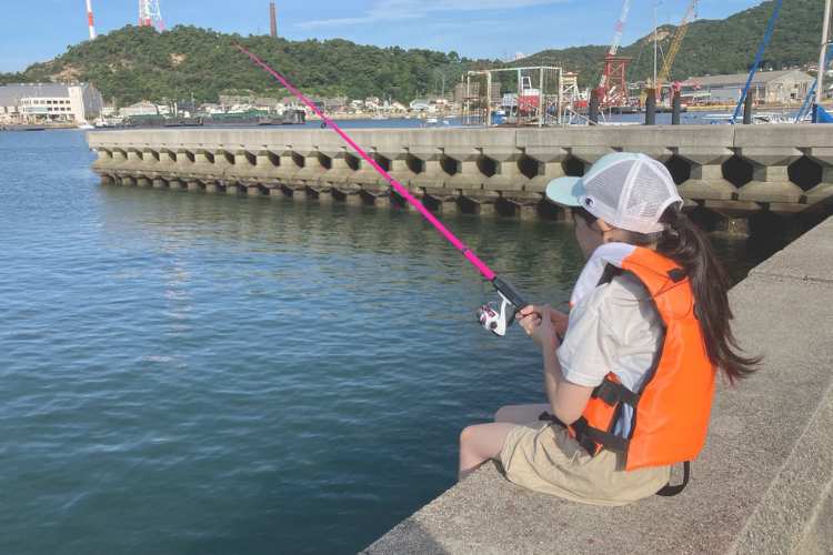 釣りをしている子ども